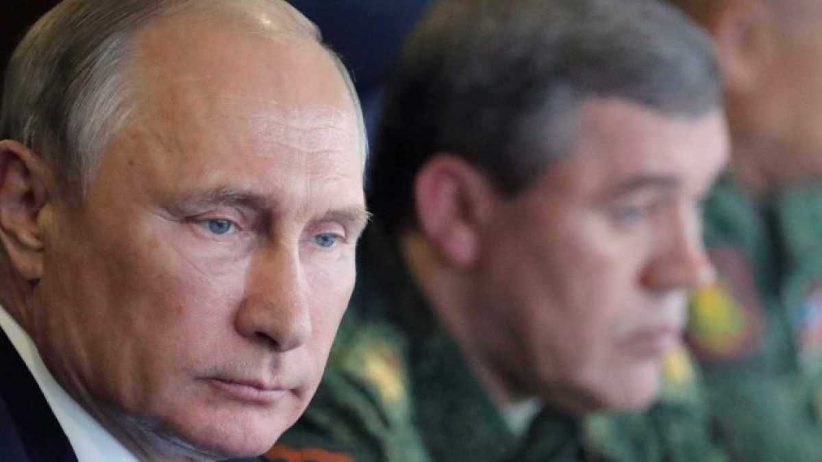 Immagine di L'Europa alla Macron, i trolls di Putin e la voce del Napoli. Di cosa parlare stasera a cena