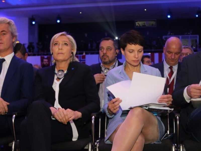 Da sinistra a destra Geert Wilders, Marine Le Pen, Frauke Petry e Matteo Salvini (foto LaPresse)