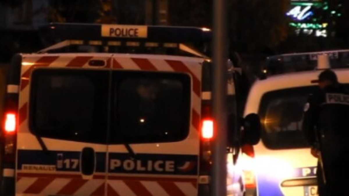 Immagine di A Capodanno nelle banlieue si menano poliziotti