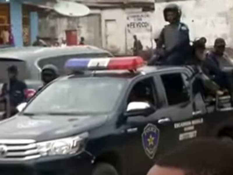 Militari nelle strade di Kinshasa