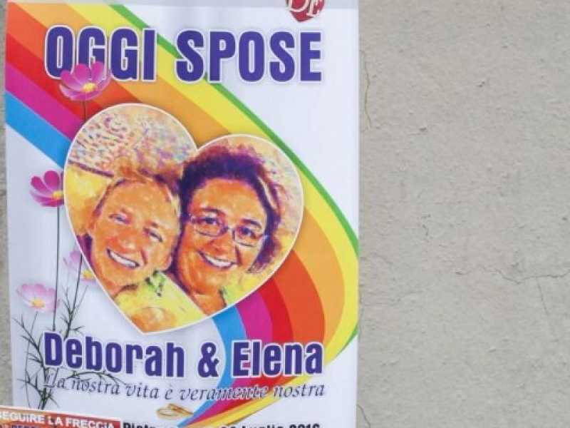 Un volantino che celebra una delle prime unioni civili nel bolognese (foto LaPresse)