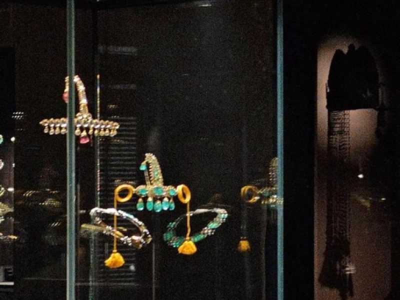 I gioielli esposti alla mostra di Palazzo Ducale a Venezia (foto LaPresse)