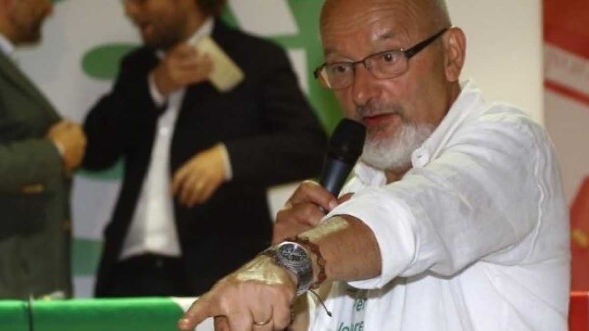 Immagine di Caccia al babbo. Romanzo criminale della persecuzione giudiziaria di Tiziano Renzi