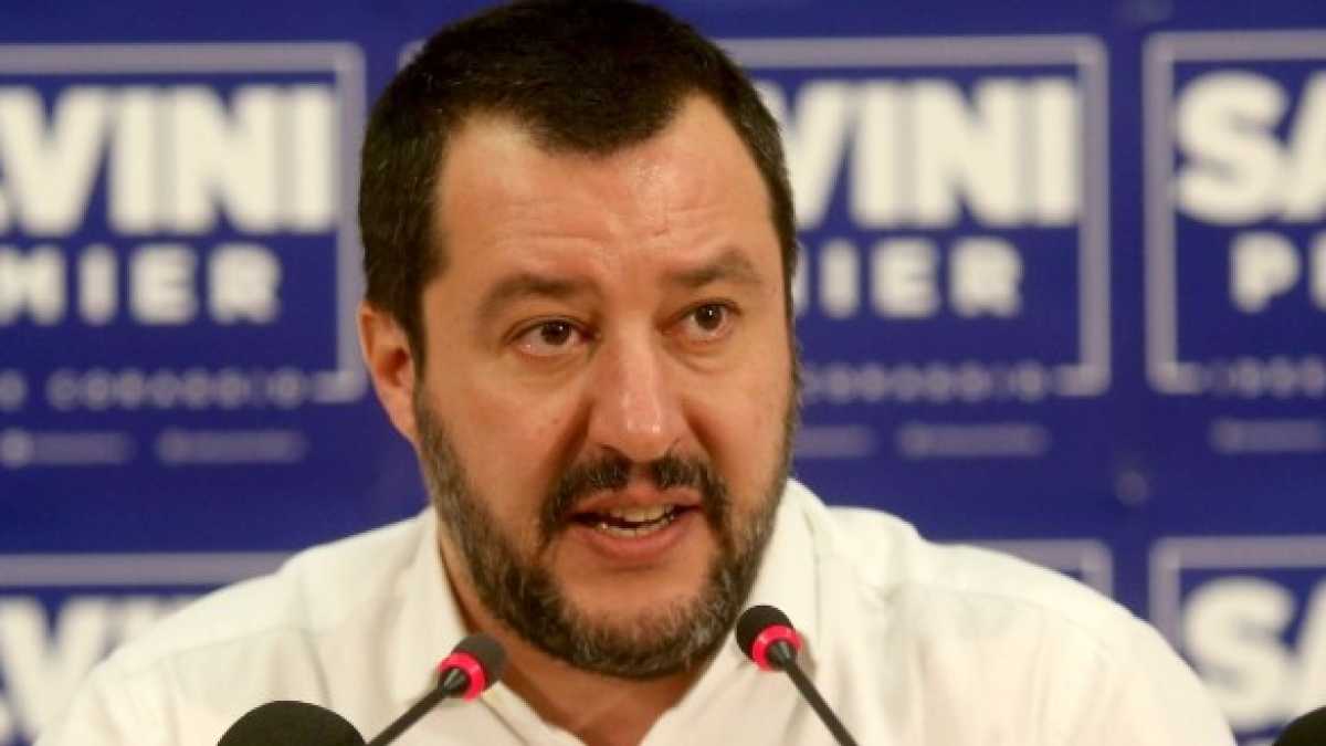 Immagine di Il virus della campagna elettorale colpisce Salvini: via l'obbligo di vaccinarsi. Ma Forza Italia dice No