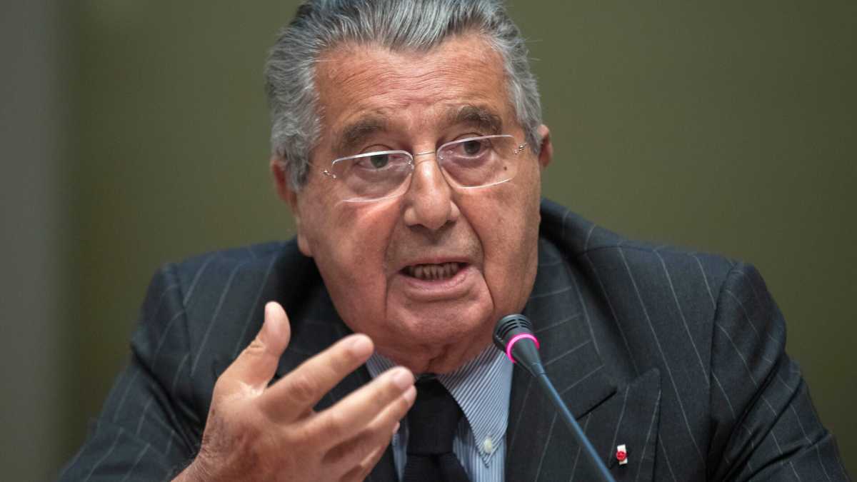 Immagine di E se al posto di Boschi mettessimo De Benedetti? Diabolico esperimento su un editoriale di Rep.