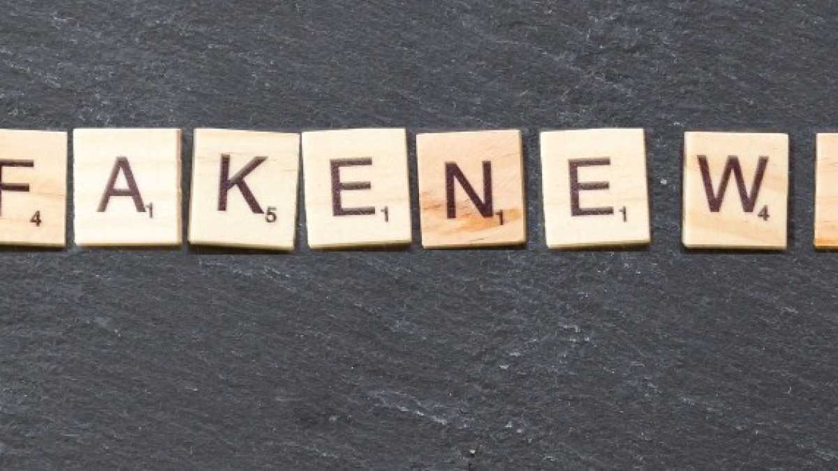 Immagine di Basta chiamarle fake o post verità: insieme sono un demoniaco "mito soreliano"