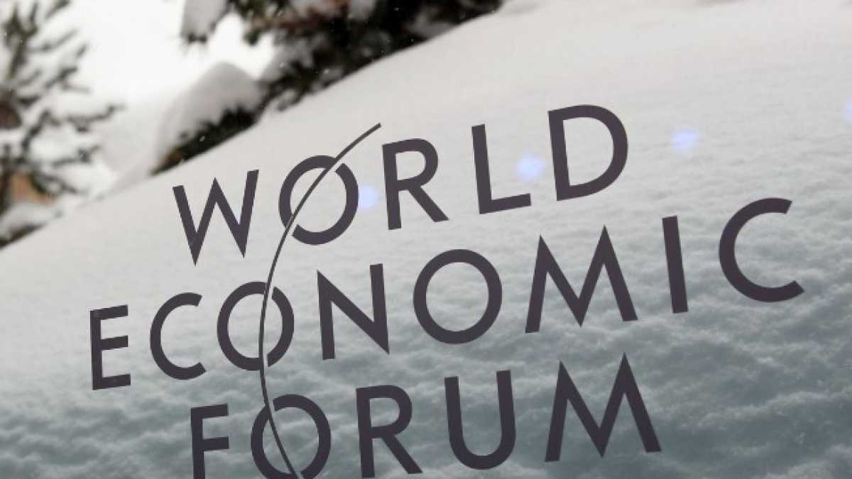 Immagine di Oltre la neve, ecco cosa c’è sulla scrivania di Davos