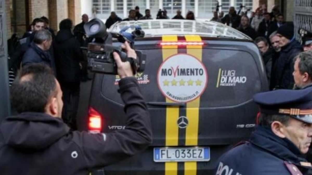 Immagine di Una campagna elettorale senza proposte, solo elargizioni