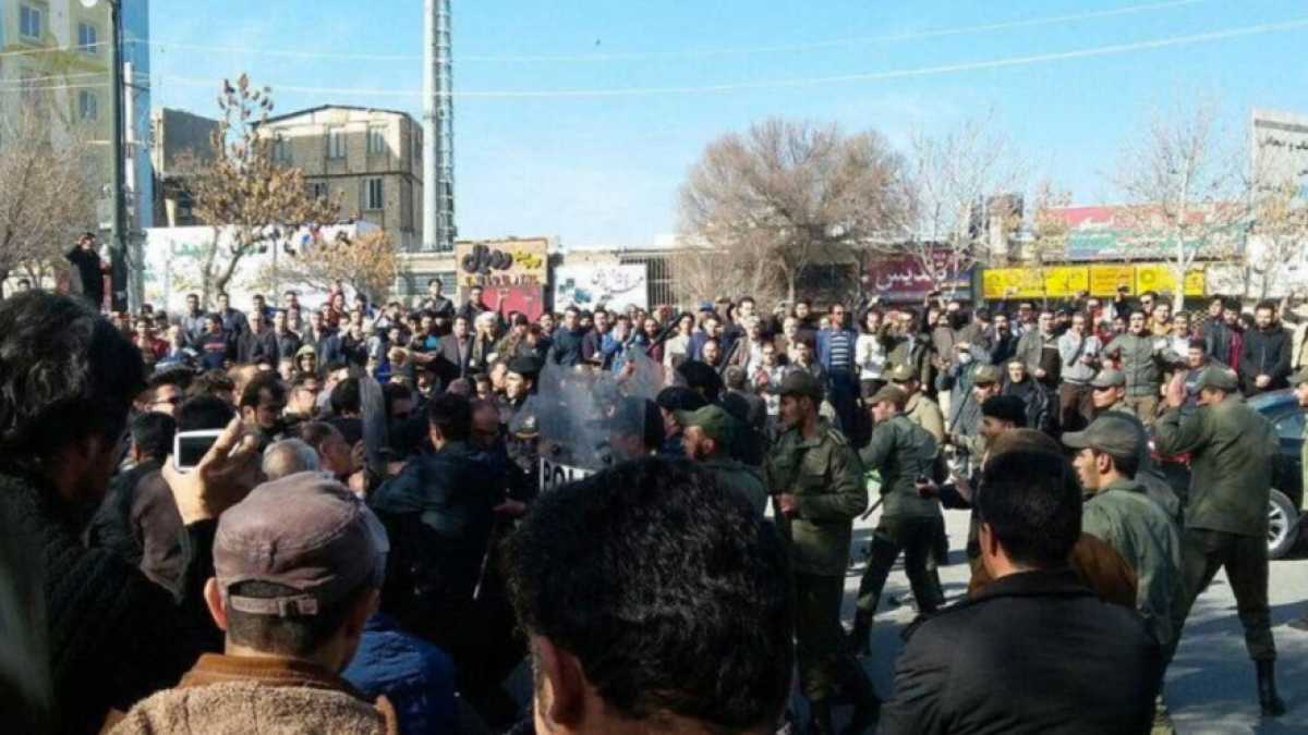 Immagine di Passata l'attenzione, la repressione iraniana uccide i manifestanti