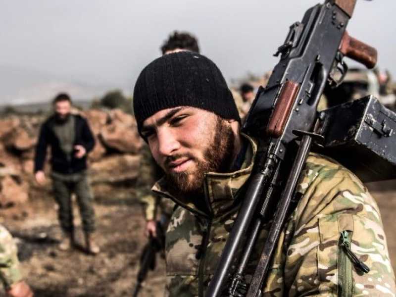 Le truppe turche avanzano verso Hassa, nella provincia di Hatay (foto LaPresse)