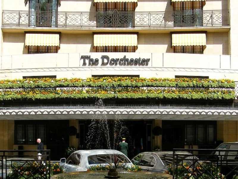 Il Dorchester Hotel, dove ogni anno si tiene il Presidents club (foto via Wikimedia commons)