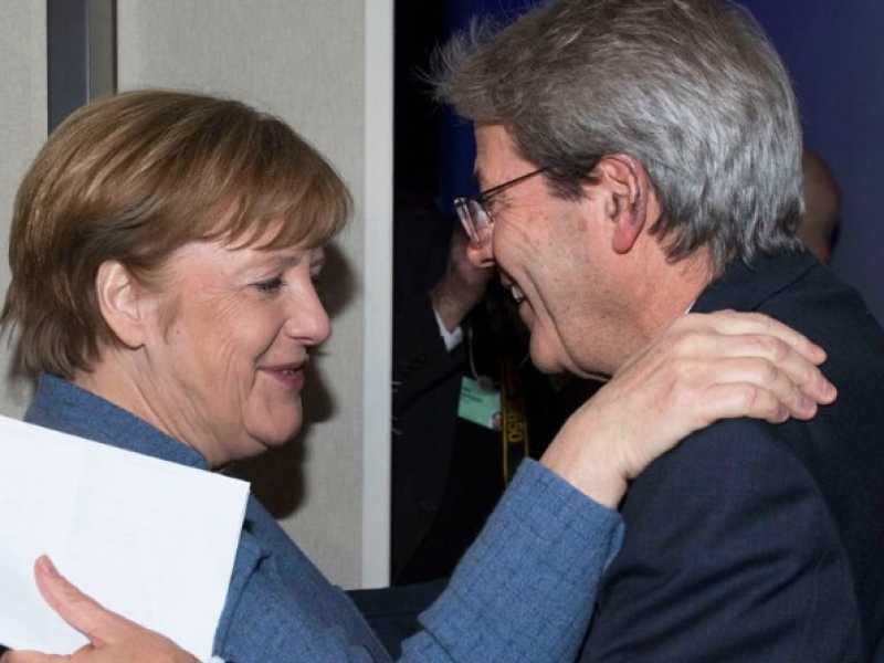 Angela Merkel e Paolo Gentiloni a Davos (foto: T. Barchielli/Palazzo Chigi)