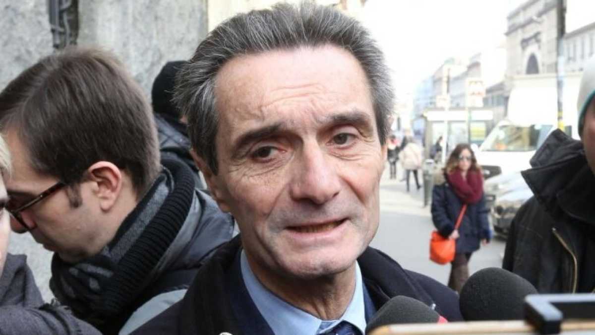 Immagine di Chi se ne va (e chi perde posto) nella carovana di Fontana