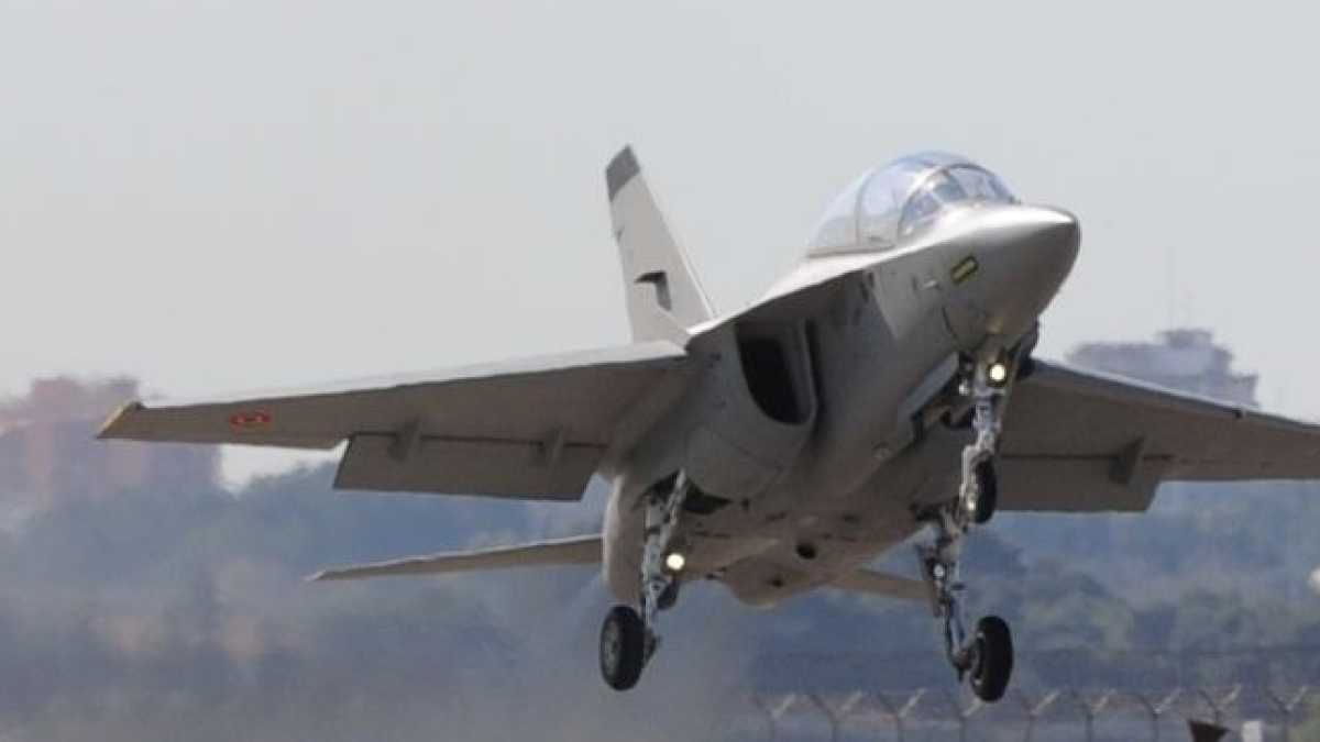 Immagine di T-346, l'aereo ultra tecnologico che cambia la formazione dei piloti da caccia