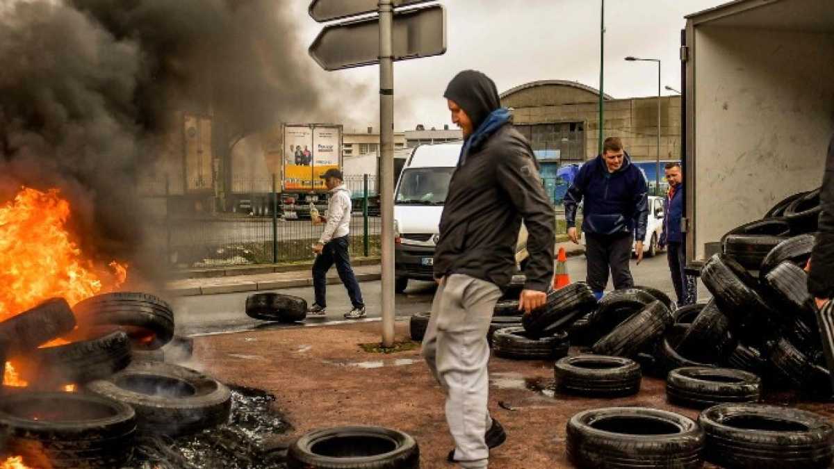 Immagine di Ci sono stati nuovi scontri tra migranti a Calais