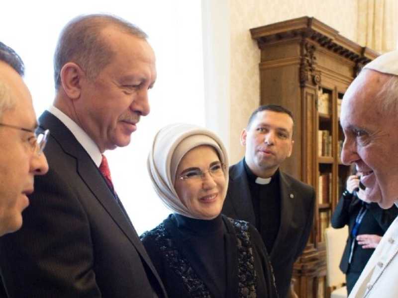L'incontro tra Erdogan e Papa Francesco a Roma (foto LaPresse)