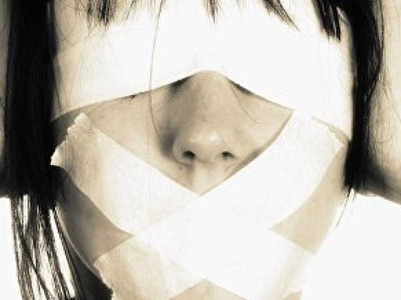 La libertà di parola è sotto attacco
