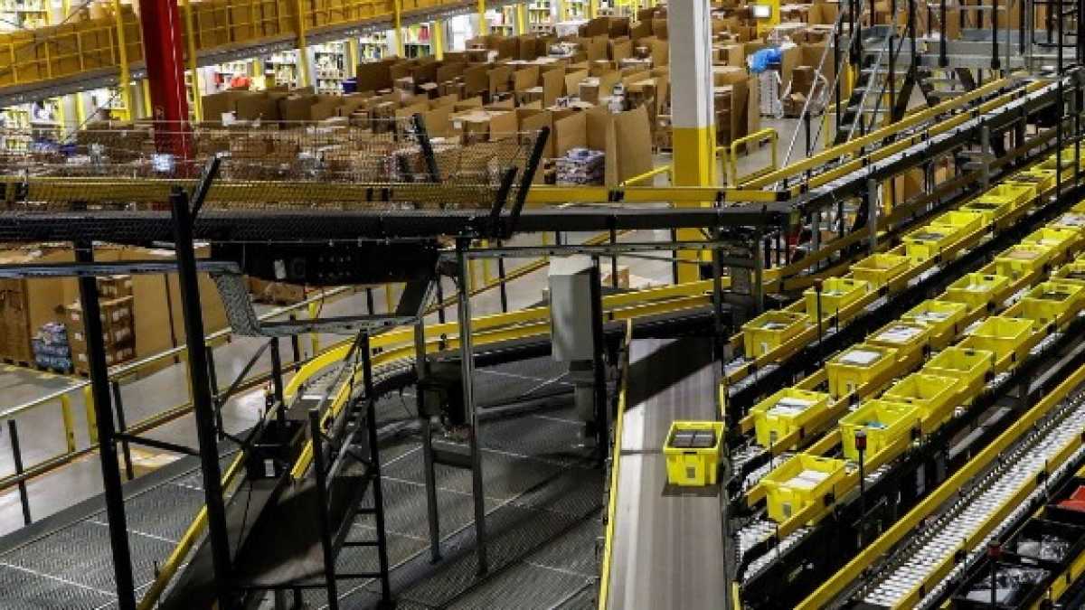 Immagine di L'isterica disputa per il "braccialetto Amazon" è assurda tecnofobia
