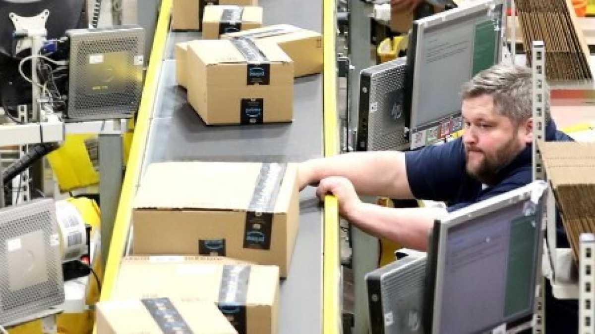 Immagine di Una distopia orwelliana è più facile con Rousseau che con Amazon