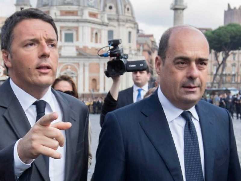 Matteo Renzi con Nicola Zingaretti (foto LaPresse)