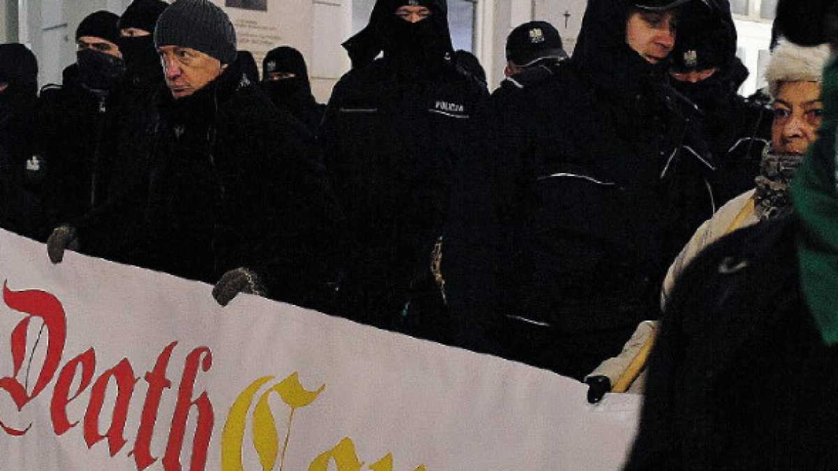Immagine di La legge negazionista in Polonia e le storie terribili che i polacchi non vogliono sentire