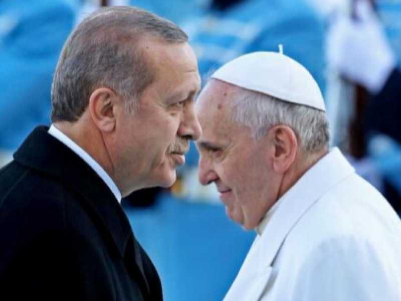 Il presidente turco Recep Tayyip Erdogan e Papa Francesco