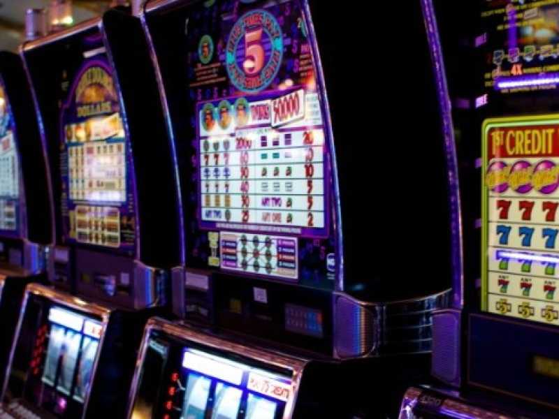 Casinò online e terrestri, il boom sul web mette in crisi gli operatori tradizionali