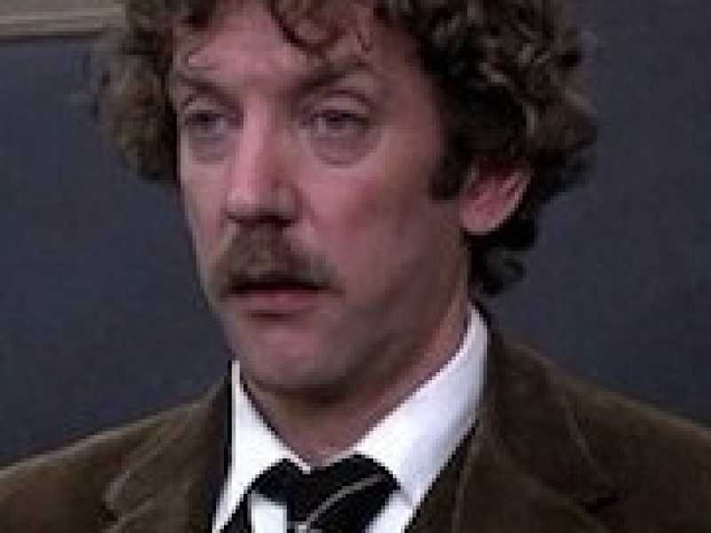 Il professor Dave Jennings (Donald Sutherland) in una scena dello stracult di John Landis "Animal House"