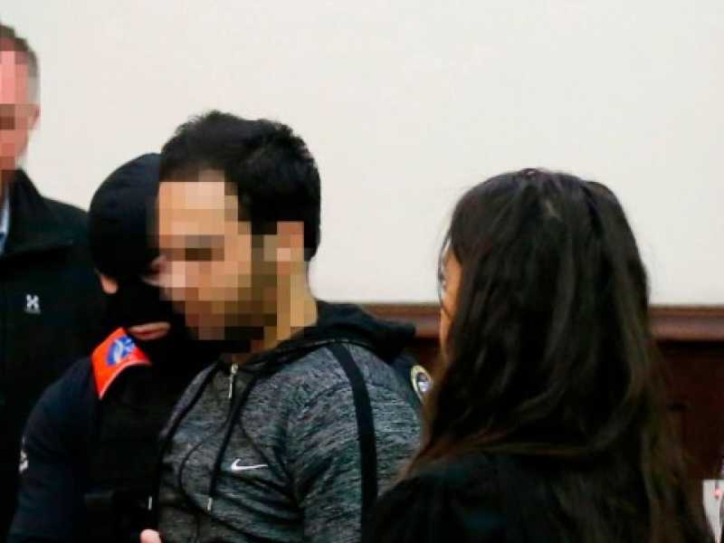 Salah Abdeslam nell'aula di tribunale di Bruxelles (foto LaPresse)