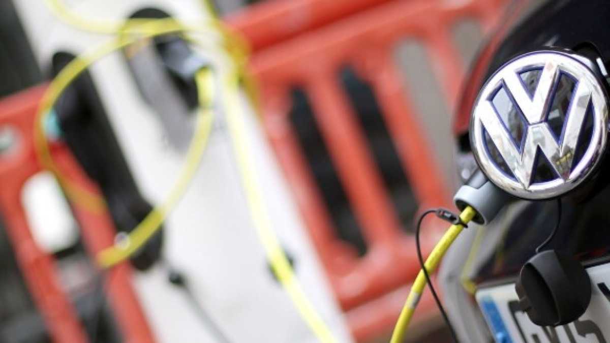 Immagine di Chi comanda e chi paga la prima fabbrica di batterie d'Europa