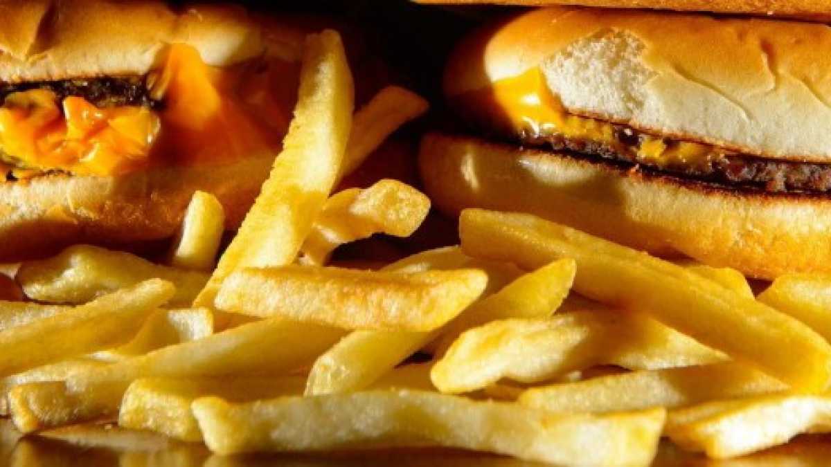 Immagine di Da Calenda all'ipocrisia salutista. Di cosa parlare stasera a cena