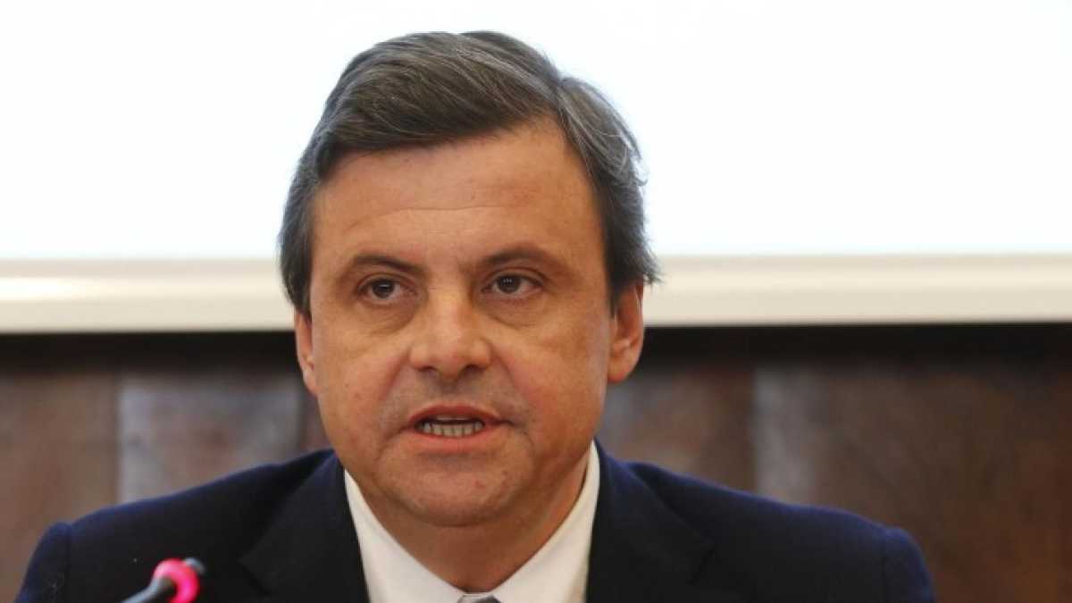 Immagine di La battaglia di Calenda su Embraco e i taxi volanti di Uber. Di cosa parlare stasera a cena