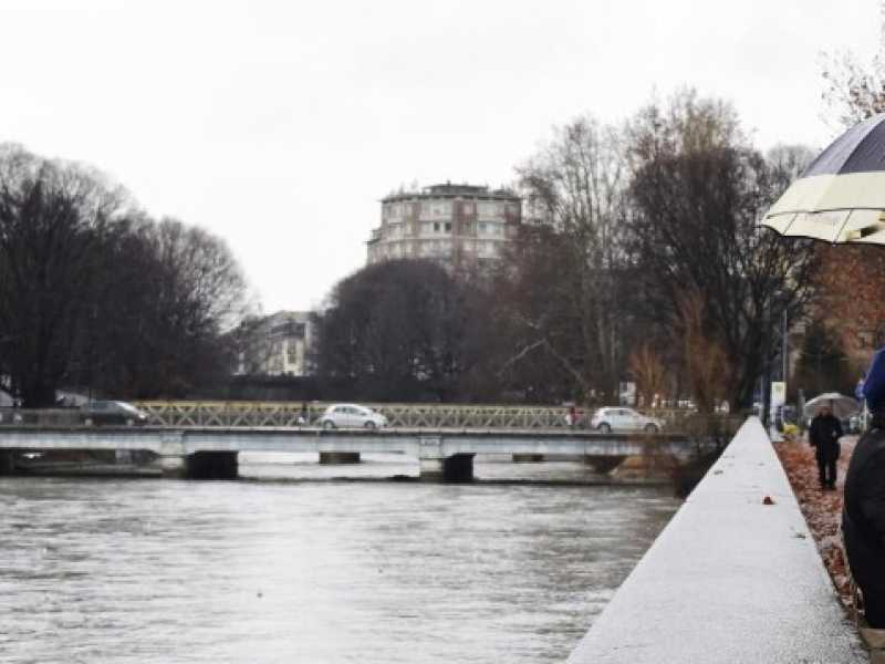 Nei prossimi giorni il maltempo continuer&agrave;. Ed &egrave; prevista anche neve a bassa quota (foto La Presse)