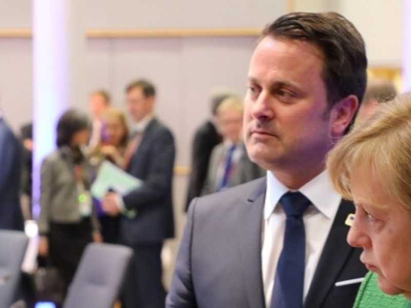 Sebastian Kurz, Xavier Bettel e Angela Merkel al vertice del 23 febbraio (Foto LaPresse)