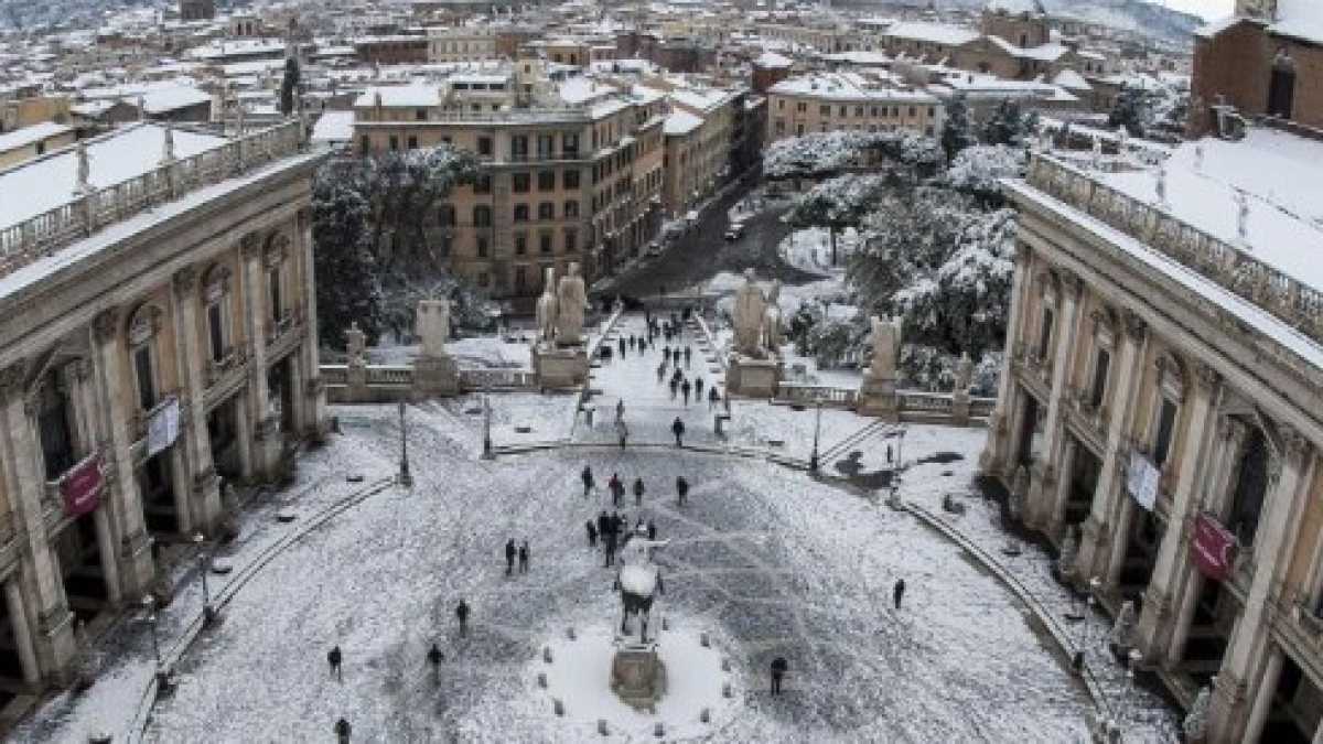 Immagine di Roma, la neve e i problemi antichi