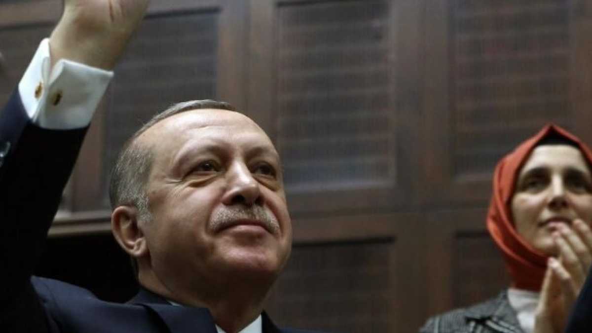 Immagine di Erdogan sta imponendo la sharia