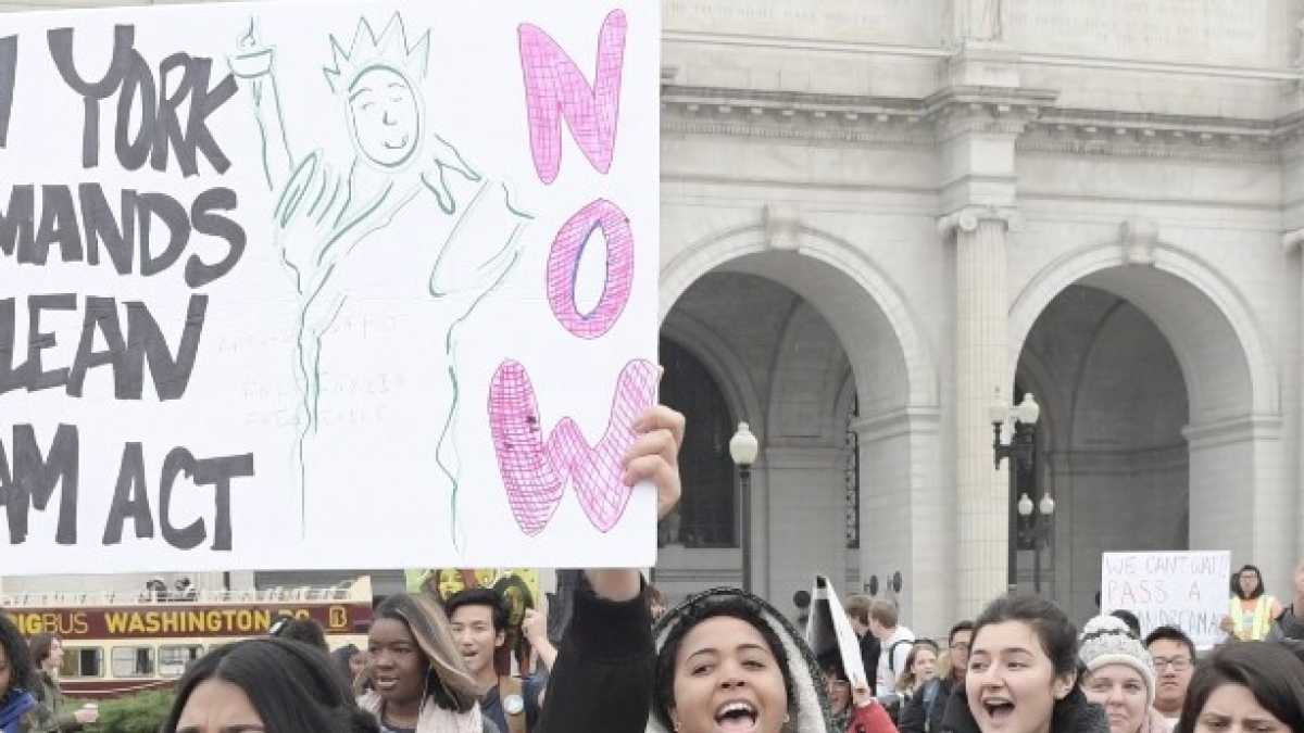 Immagine di CasaPound sostiene Salvini e la Corte rigetta il ricorso di Trump sui Dreamers. Le notizie del giorno in breve
