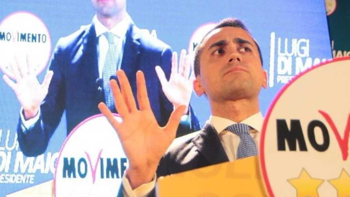 Immagine di Di Maio si fa vanto dei titoli accademici dei suoi "ministri"