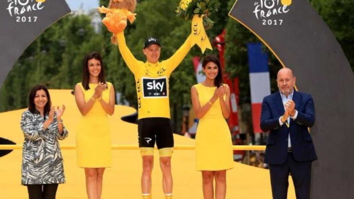 Immagine di Basta miss sul podio, il moralismo #metoo riporta il Tour de France agli anni '40