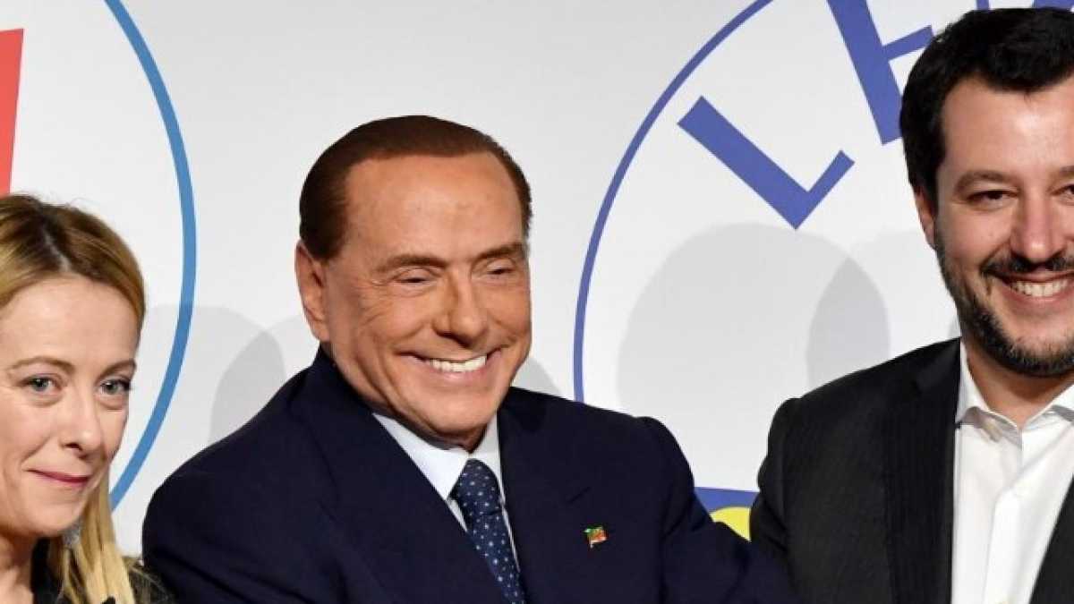 Immagine di Alla fine Berlusconi si piega al “patto anti-inciucio” - Tajani è il candidato premier