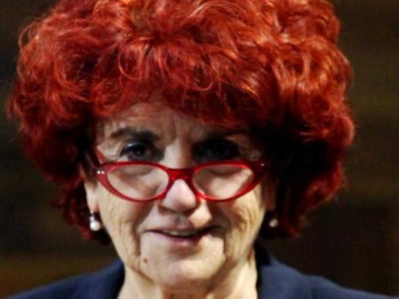 Il ministro dell'Istruzione, Valeria Fedeli (foto LaPresse)