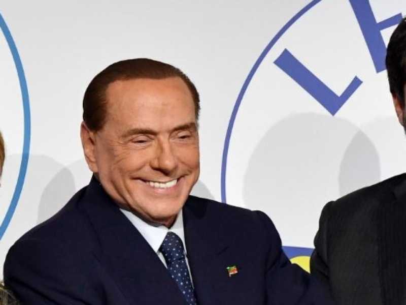Giorgia Meloni, Silvio Berlusconi e Matteo Salvini (foto LaPresse)