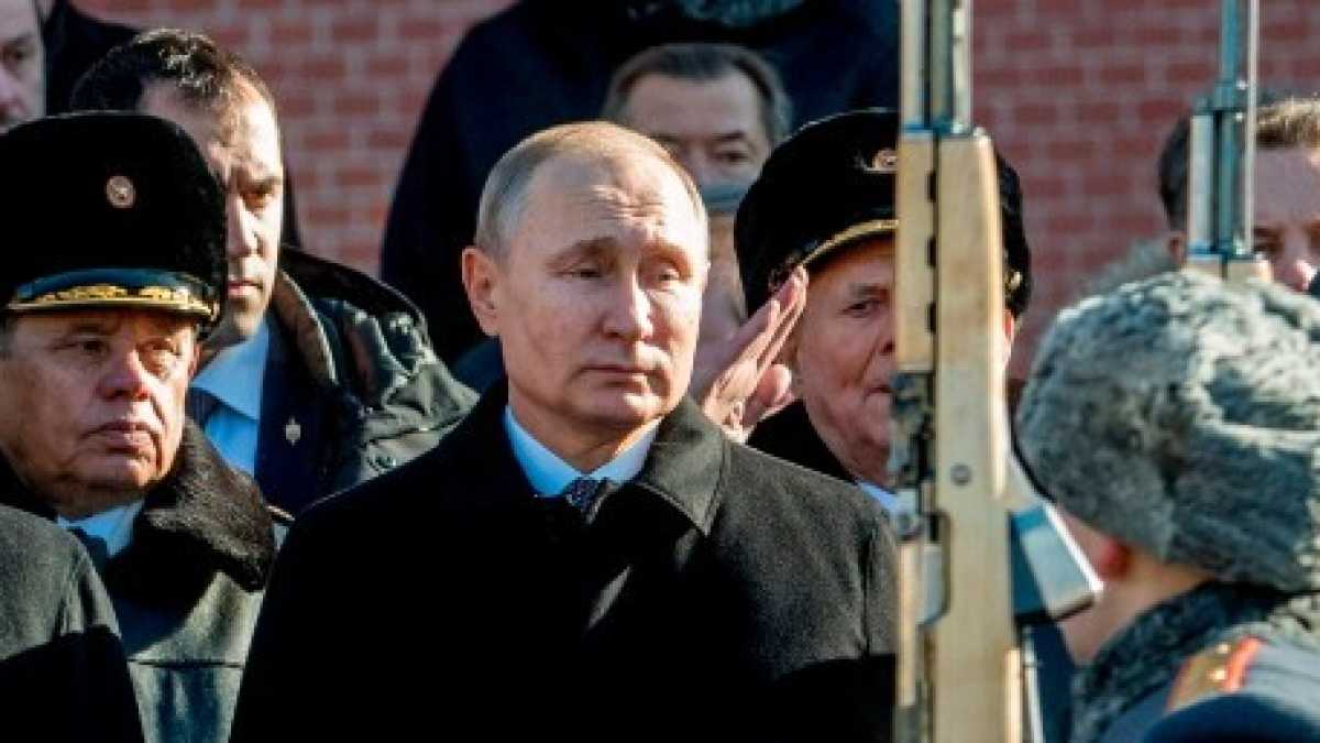 Immagine di La Russia sospesa