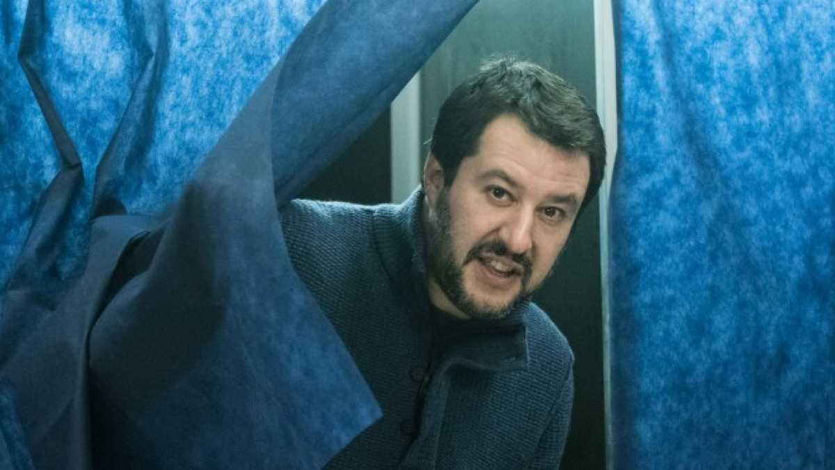 Immagine di Il sorpasso della Lega su Forza Italia nel centrodestra che non perdeSalvini: "L'euro è sbagliato" - VIDEO: "Governo con centro destra"