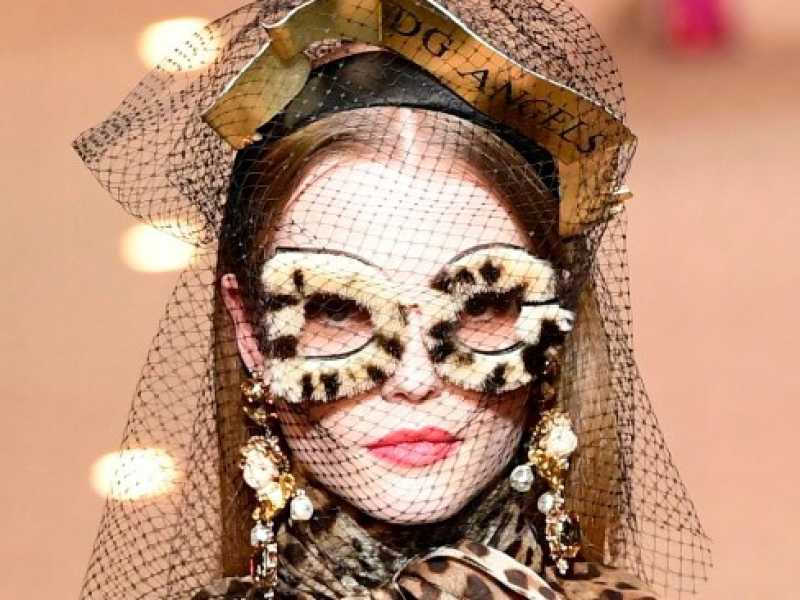 Cose visivamente ricche e complesse, ma di decodifica semplice, domenica scorsa alla sfilata di Dolce&Gabbana (foto LaPresse)
