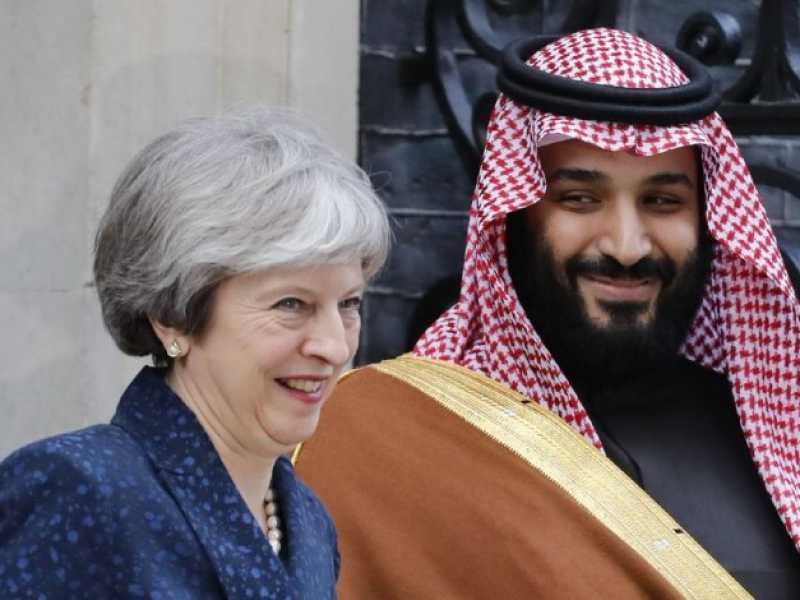 Londra, Theresa May riceve il principe saudita Mohammed bin Salman (foto LaPresse)