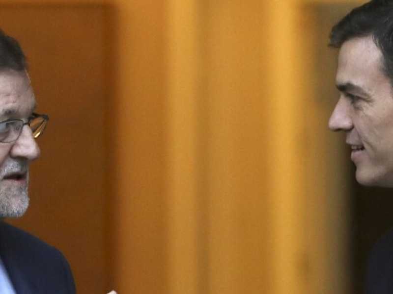 Mariano Rajoy e Pedro S&aacute;nchez (foto LaPresse)