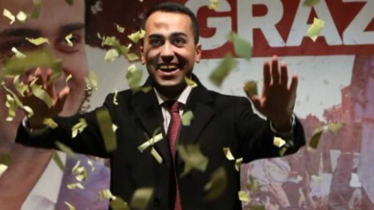 Immagine di Repubblica lancia la volata a un governo Pd-M5s. Senza Di Maio premier