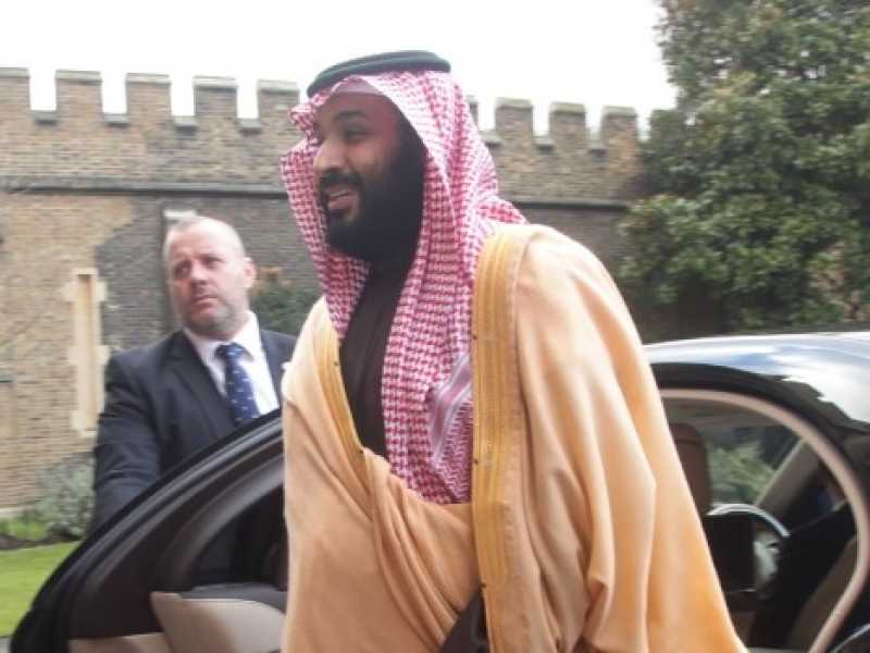 Il principe saudita Mohammed bin Salman in visita a Londra (foto LaPresse)