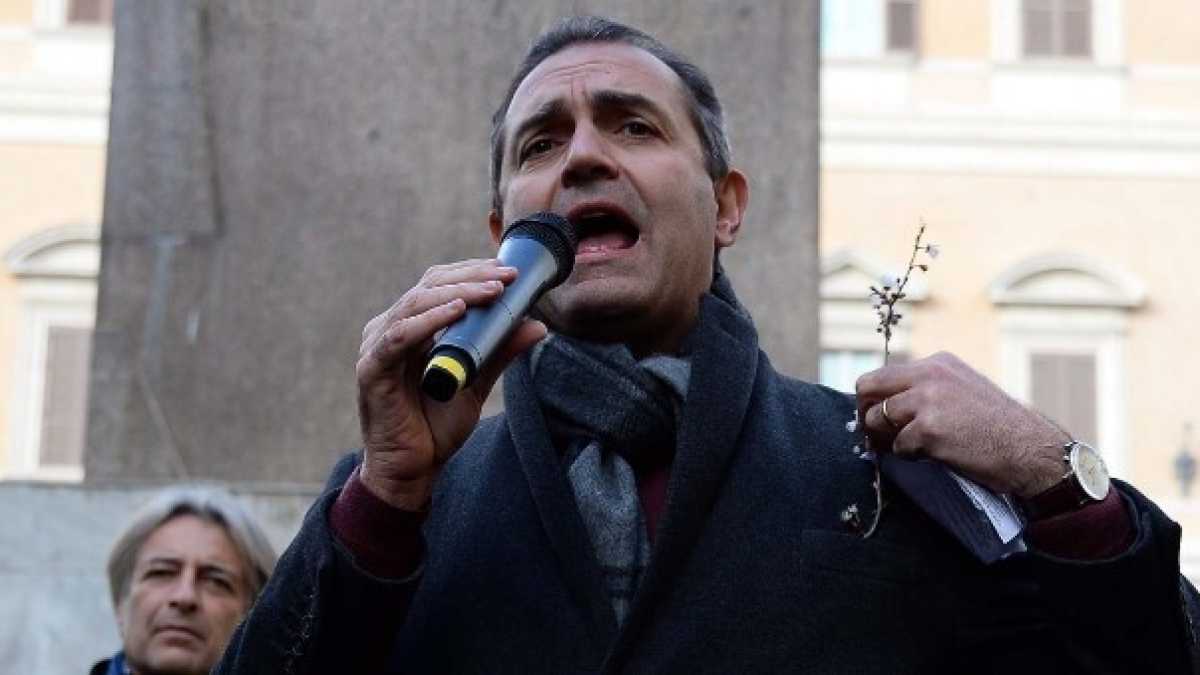 Immagine di A Napoli De Magistris ha "scassato tutto". Anche il bilancio